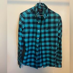 American Eagle Green and Black Plaid Shirt